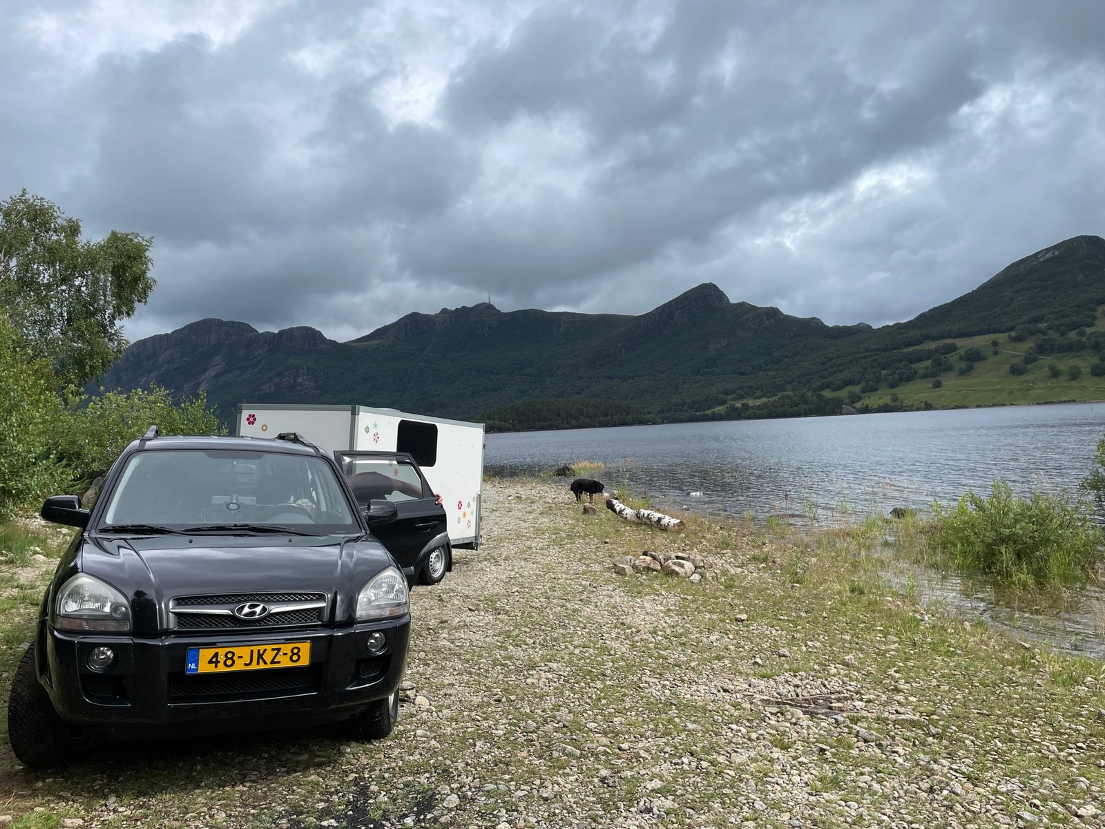 wildkamperen aan het water