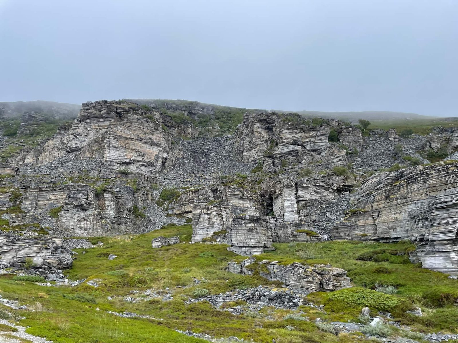 rots in plakjes scenic drive havoysund
