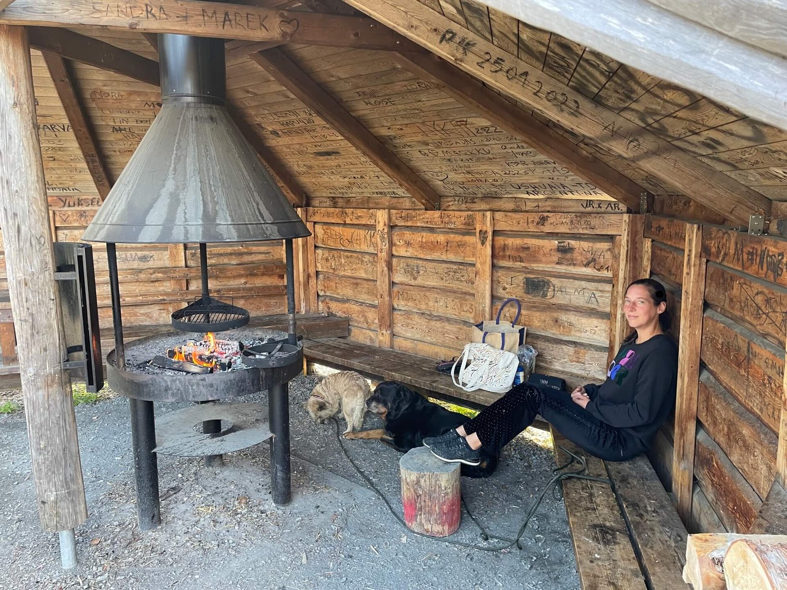 zaterdagavond in fins hutje vikajarvi