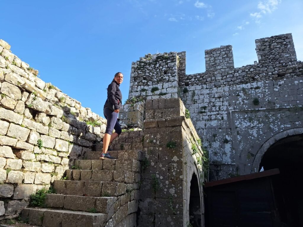 rozafa kasteel kitty