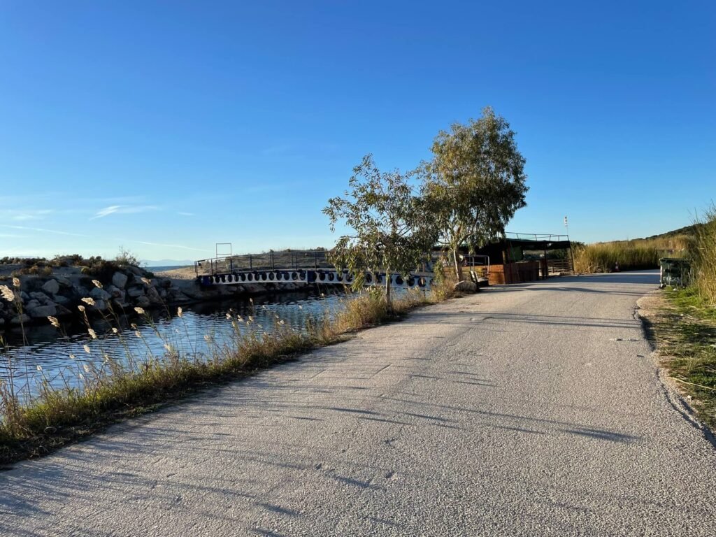 kalogria loopje naar strand