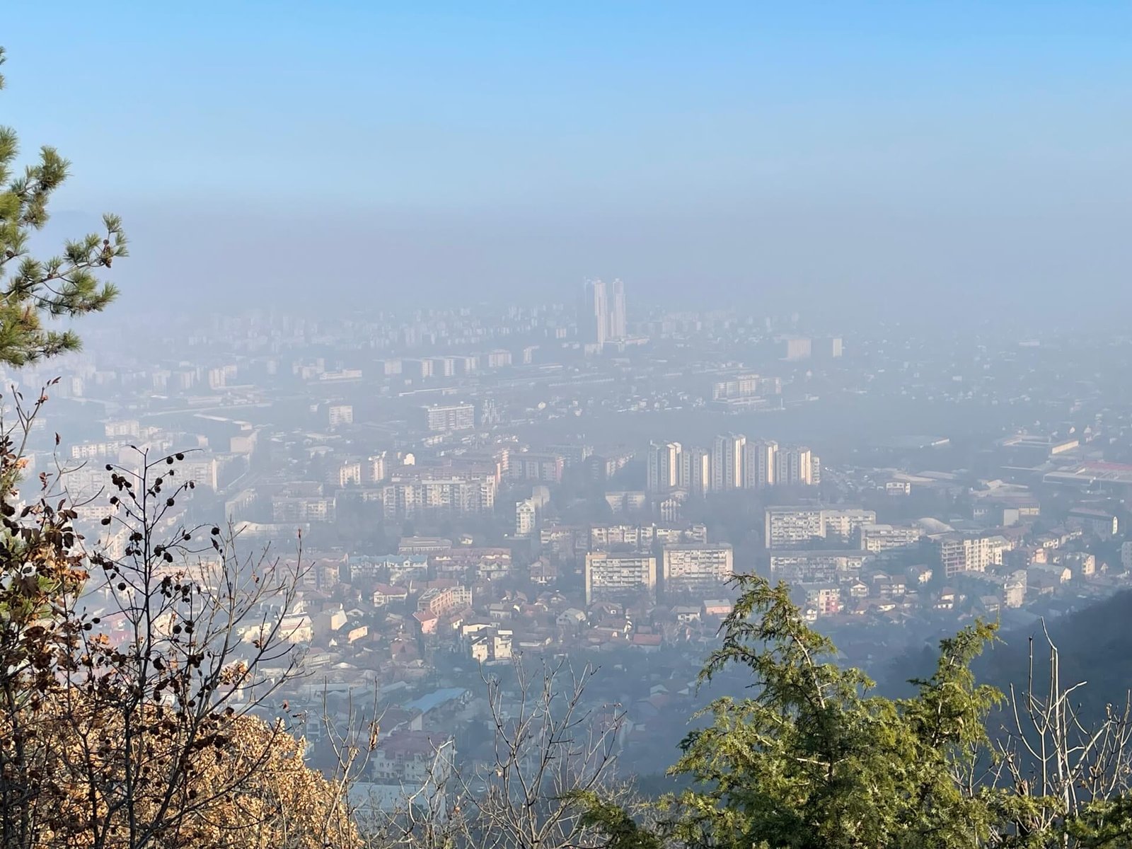 skopje smog vanaf vodnoberg