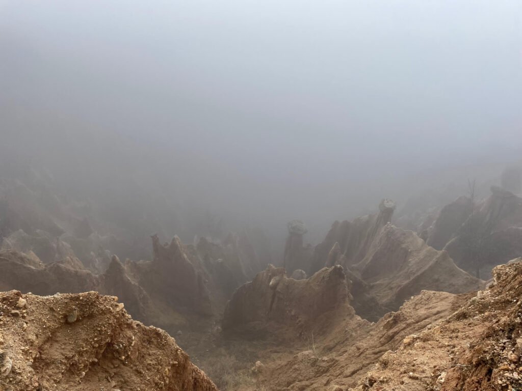 stob pyramids mistig