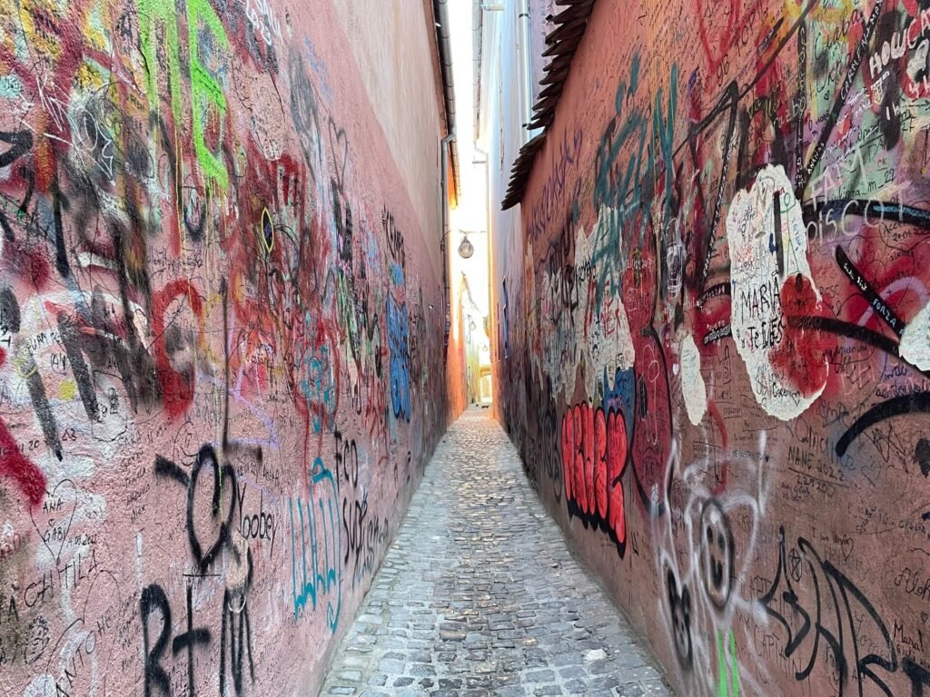 brasov strada sforii graffiti