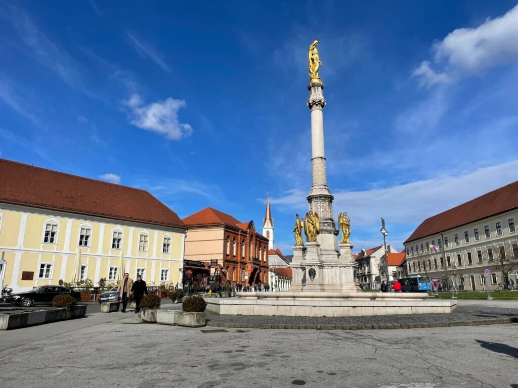 zagreb centrum monument virgin mary