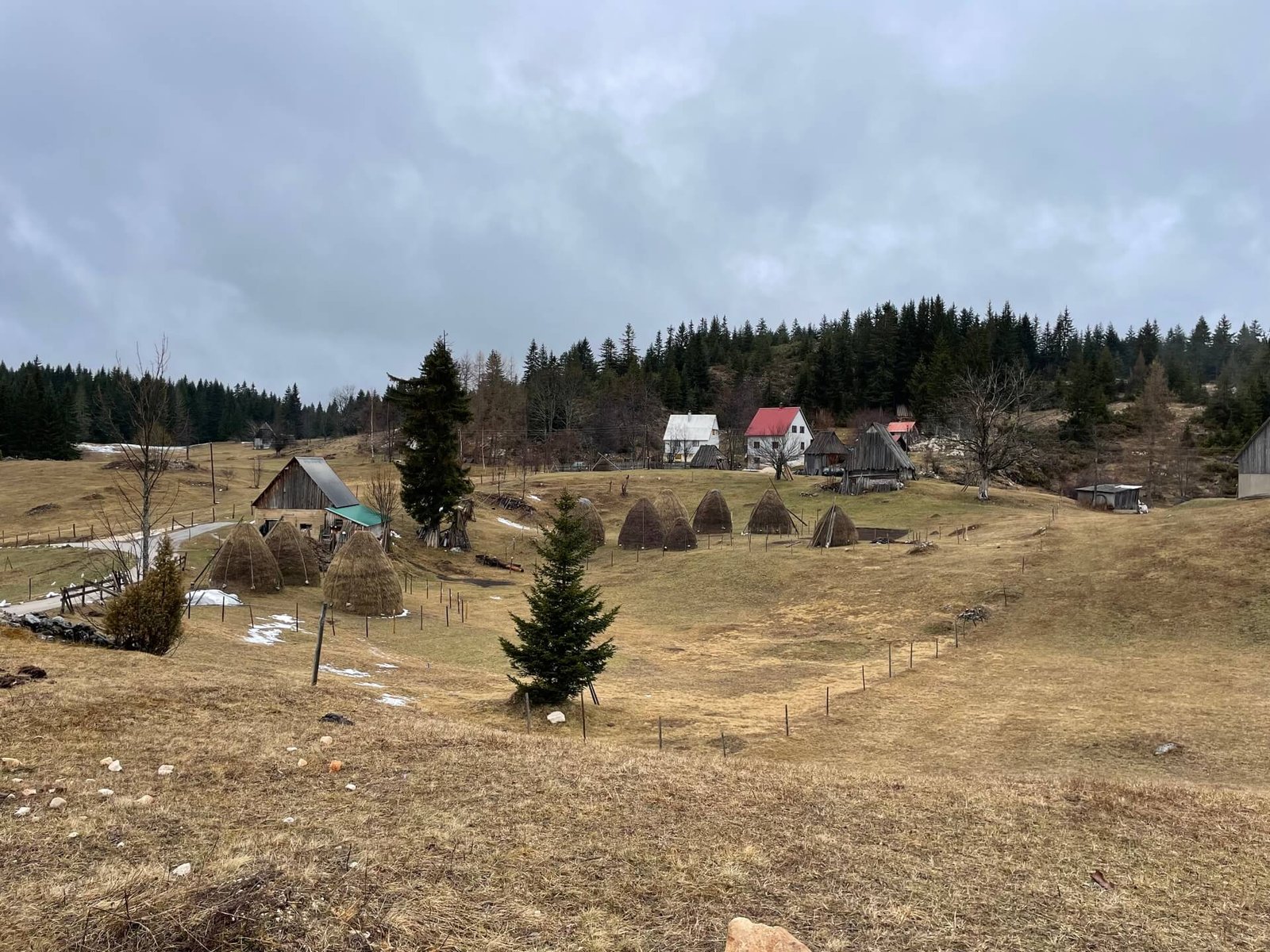 Durmitor platteland hooibergjes