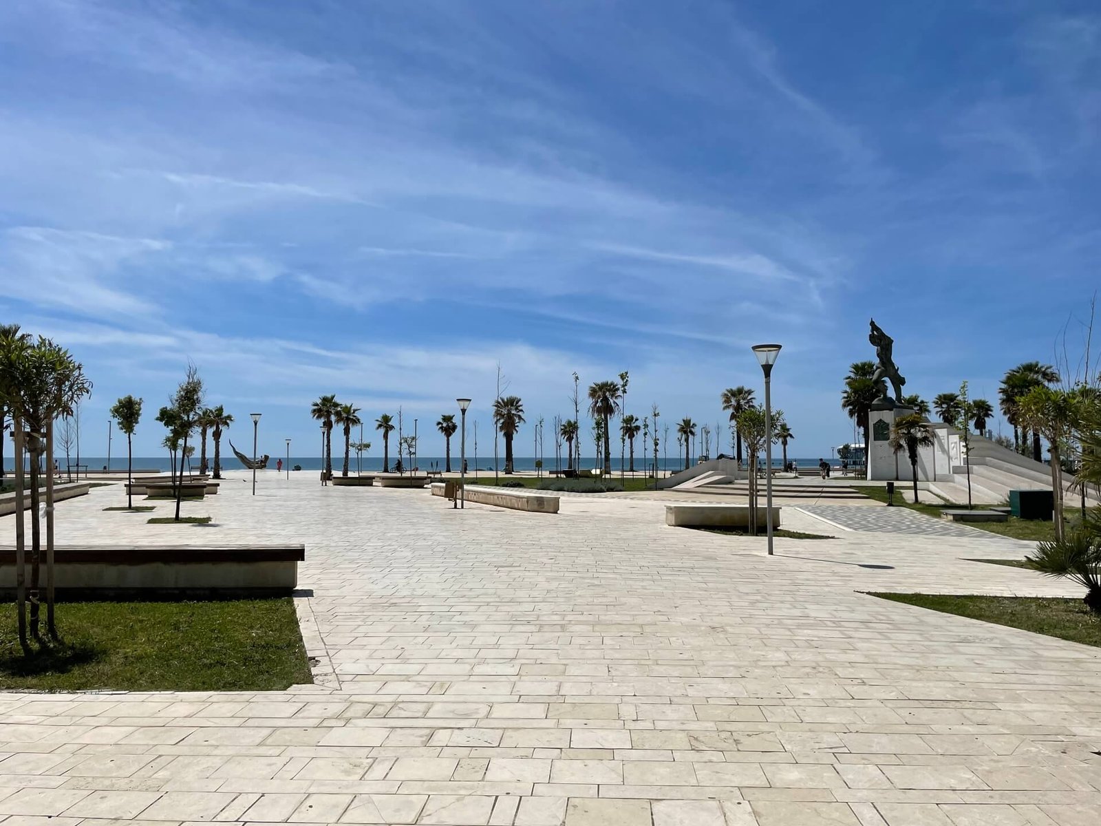 durres boulevard monument unknown soldier