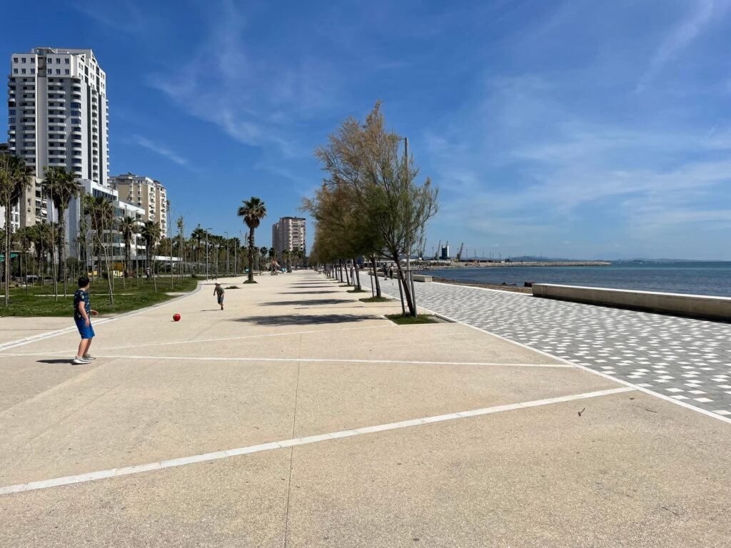 durres boulevard rechts