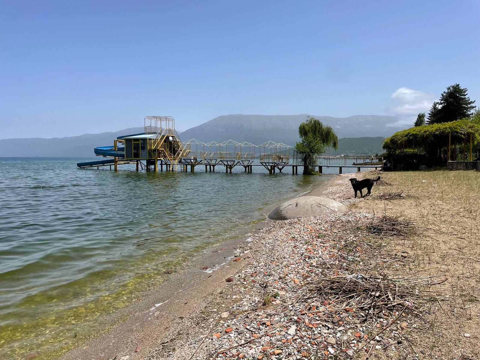 Pogradec strand Ruud bunker