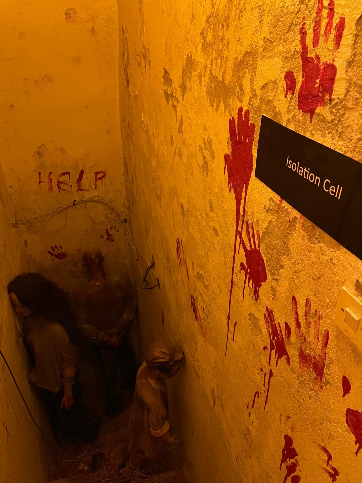 Mostar museum of war and genocide isoleer cel