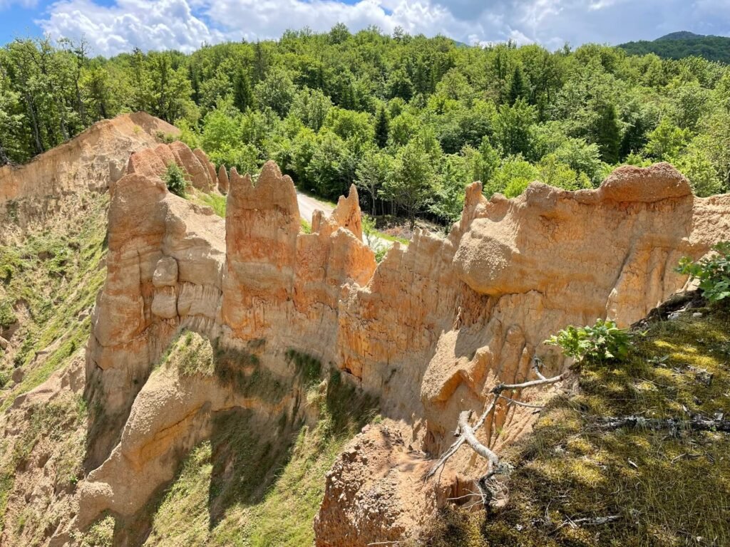 Pjescane pyramides panorama