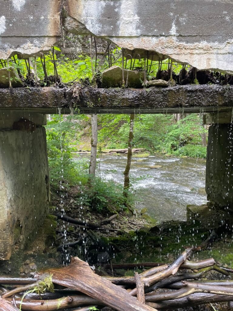 Lahemaa Nommeveski brug waterval